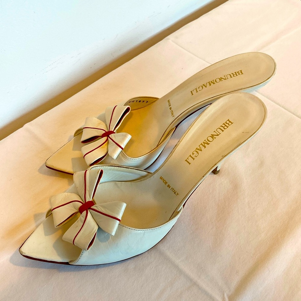 Brunomagli elegant sandals. Size 38 (8). Maid in Italy.